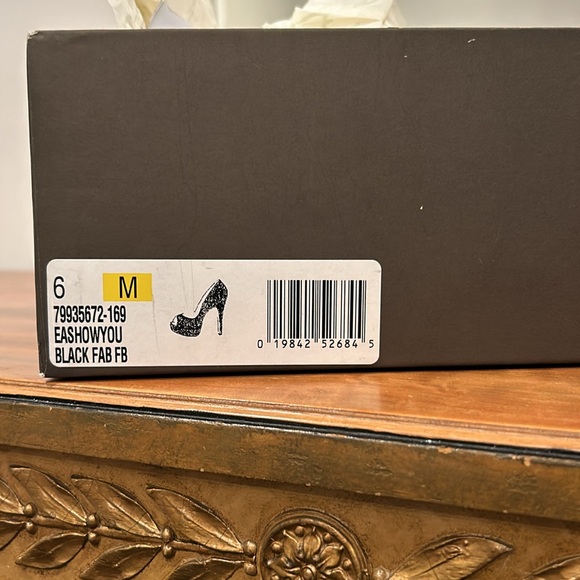 Black peeptoe high heels with black crystals. - Picture 7 of 7